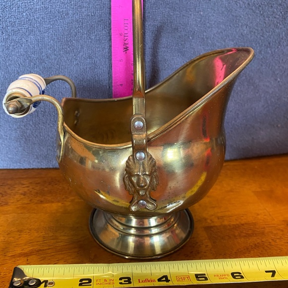 **SOLD**SOLD**SOLD**SOLD**Vintage brass coal ash scuttle, fireplace bucket - Picture 9 of 11